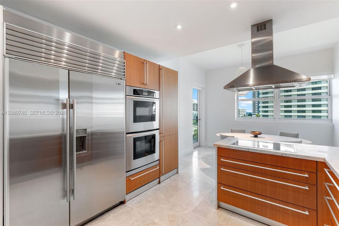 For Sale: $1,630,000 (2 beds, 2 baths, 1755 Square Feet)