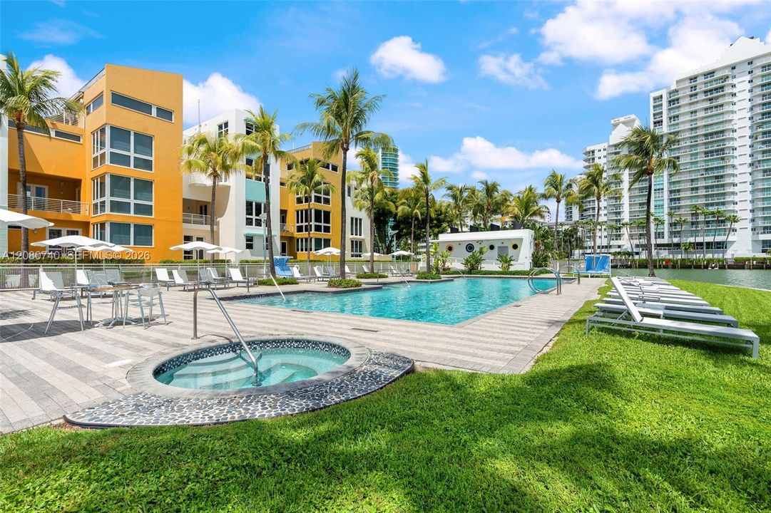 For Sale: $1,630,000 (2 beds, 2 baths, 1755 Square Feet)