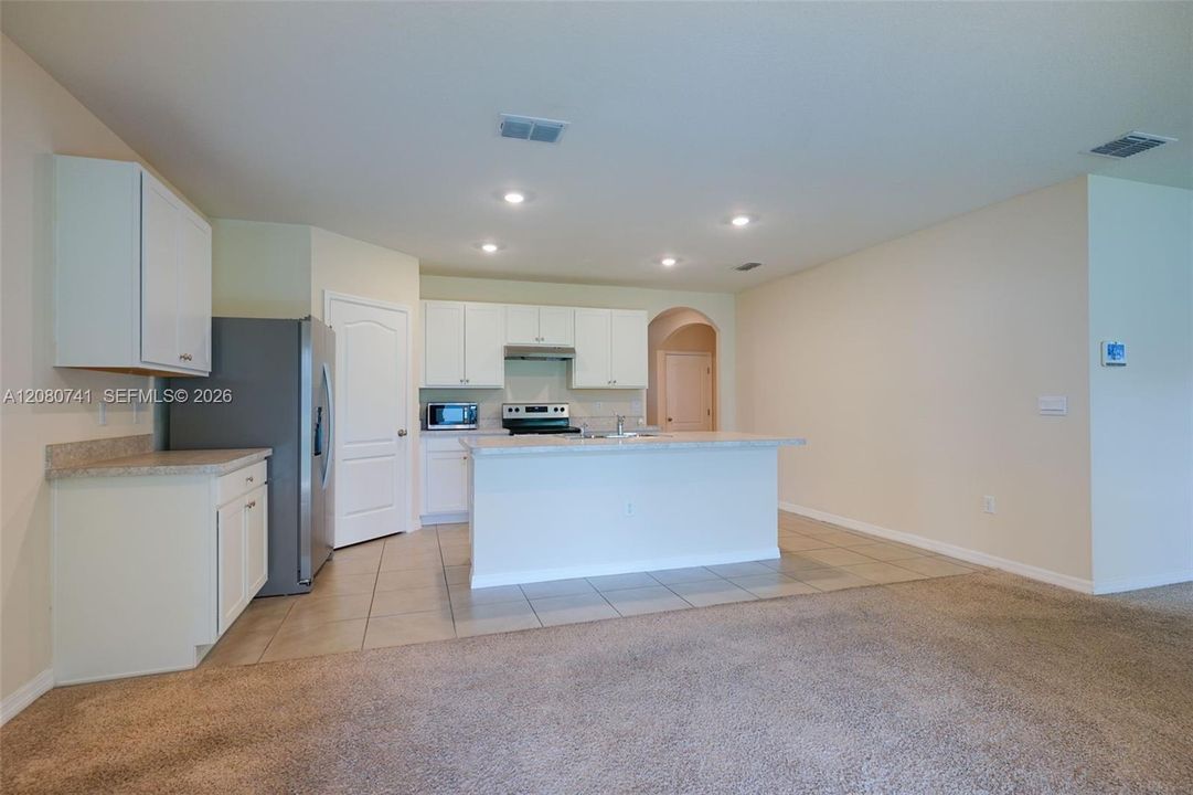 For Sale: $299,000 (4 beds, 2 baths, 1872 Square Feet)