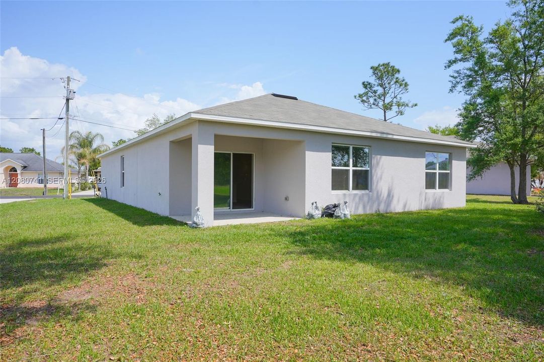 For Sale: $299,000 (4 beds, 2 baths, 1872 Square Feet)