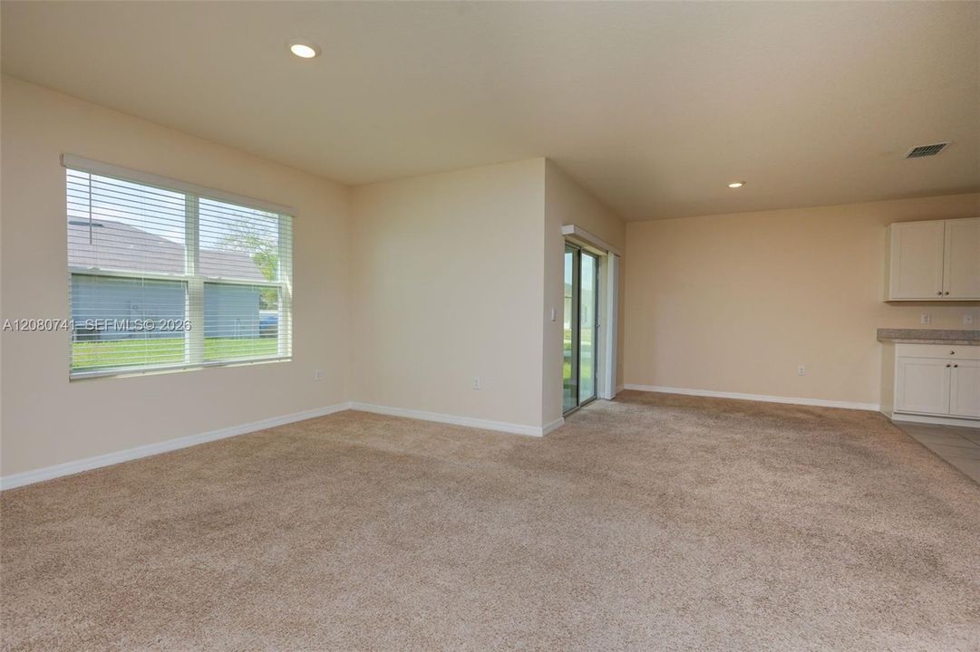 For Sale: $299,000 (4 beds, 2 baths, 1872 Square Feet)