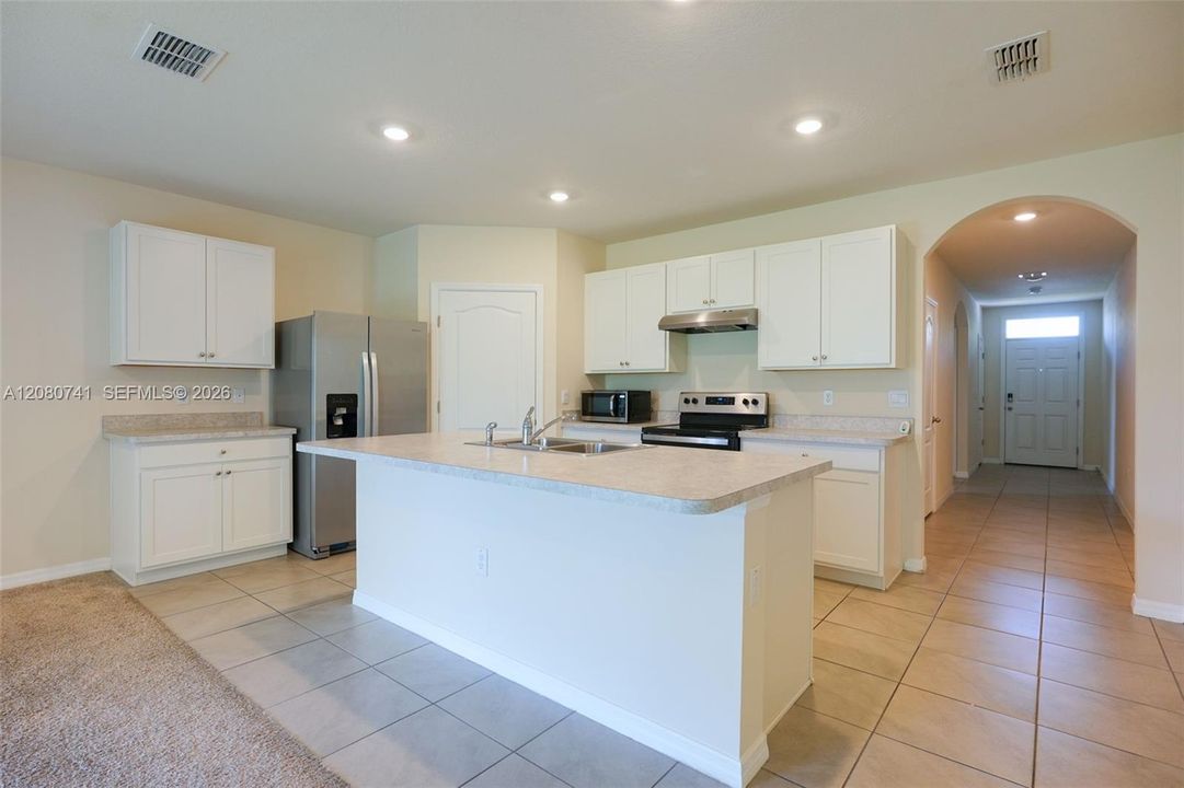 For Sale: $299,000 (4 beds, 2 baths, 1872 Square Feet)