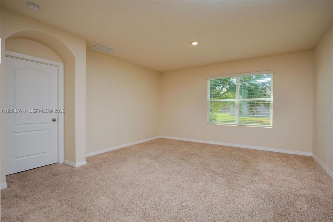 For Sale: $299,000 (4 beds, 2 baths, 1872 Square Feet)