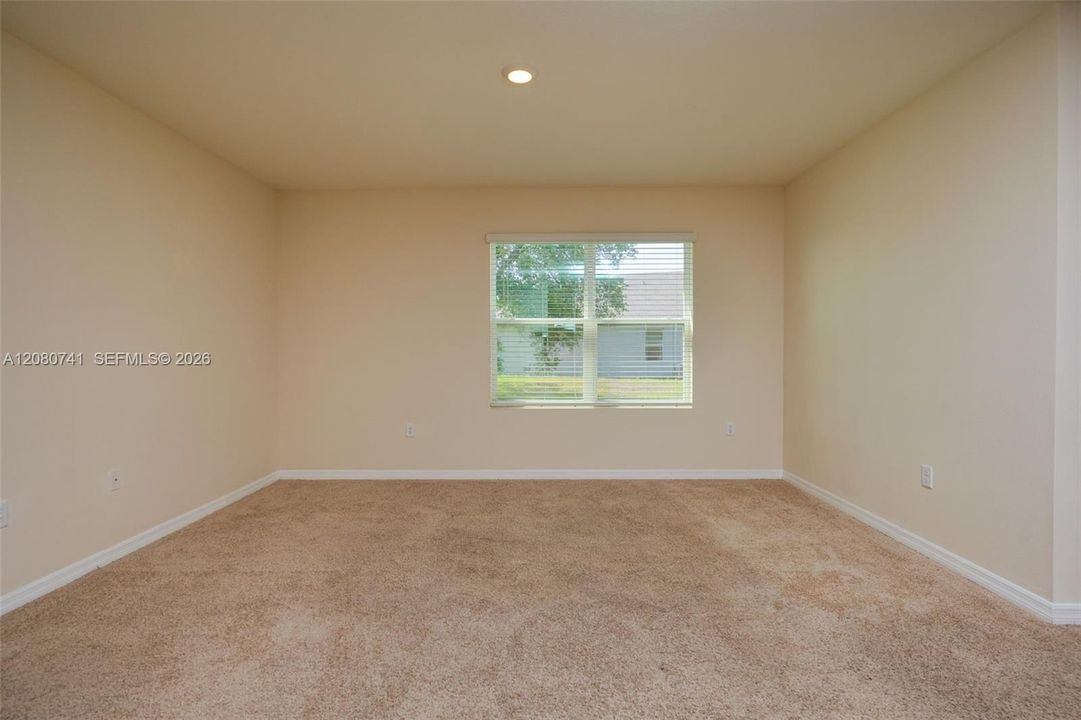 For Sale: $299,000 (4 beds, 2 baths, 1872 Square Feet)