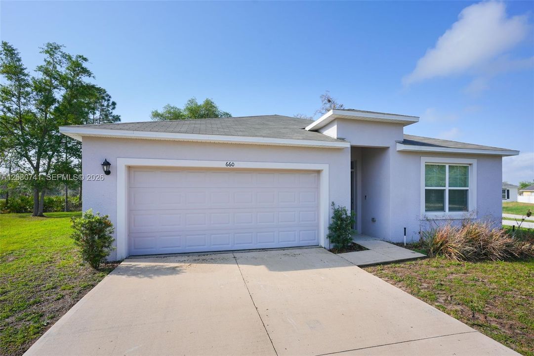 For Sale: $299,000 (4 beds, 2 baths, 1872 Square Feet)