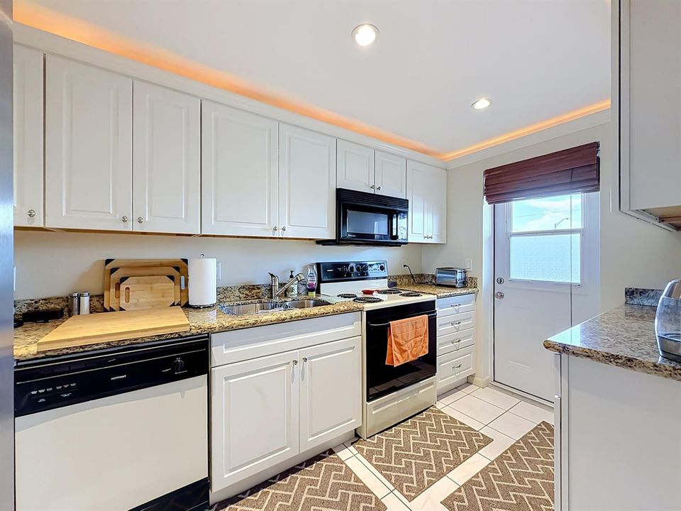 4500 N Federal Highway #315b-21