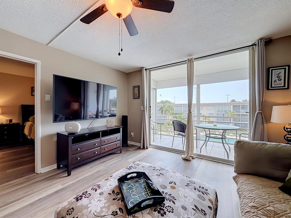 4500 N Federal Highway #315b-38