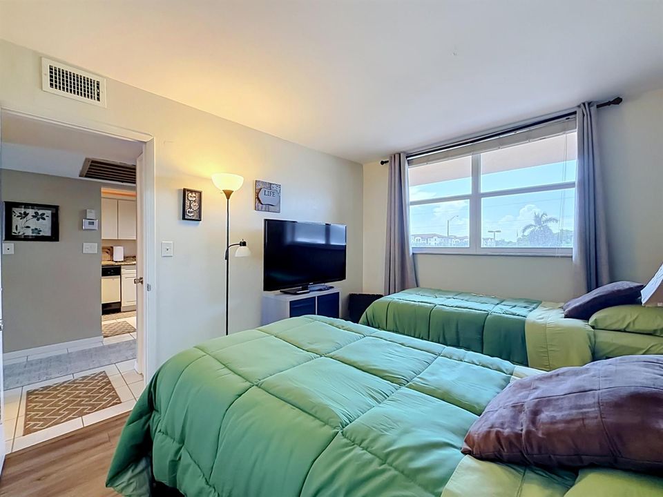 4500 N Federal Highway #315b-46