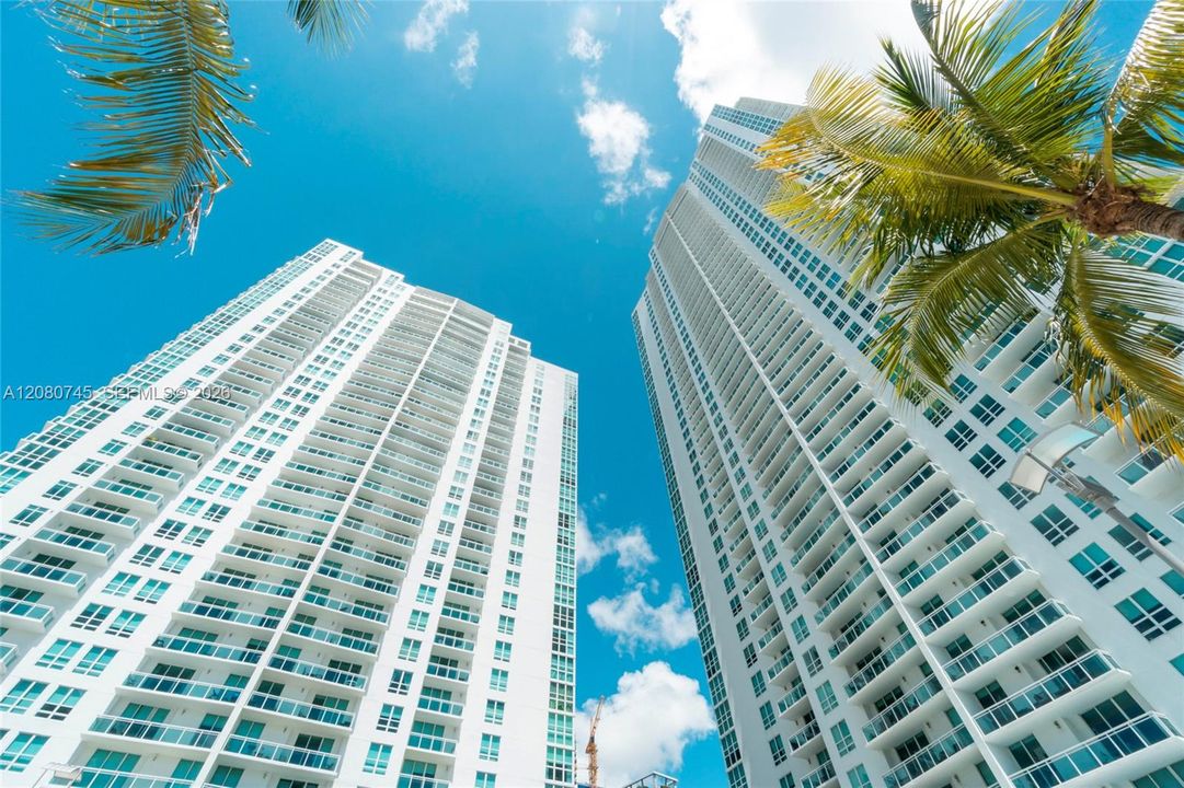 For Sale: $730,000 (2 beds, 2 baths, 1113 Square Feet)