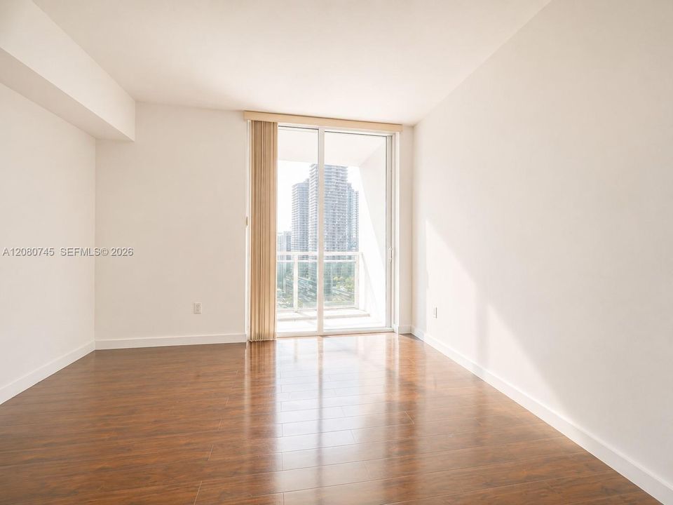 For Sale: $730,000 (2 beds, 2 baths, 1113 Square Feet)