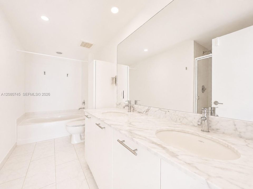 For Sale: $730,000 (2 beds, 2 baths, 1113 Square Feet)