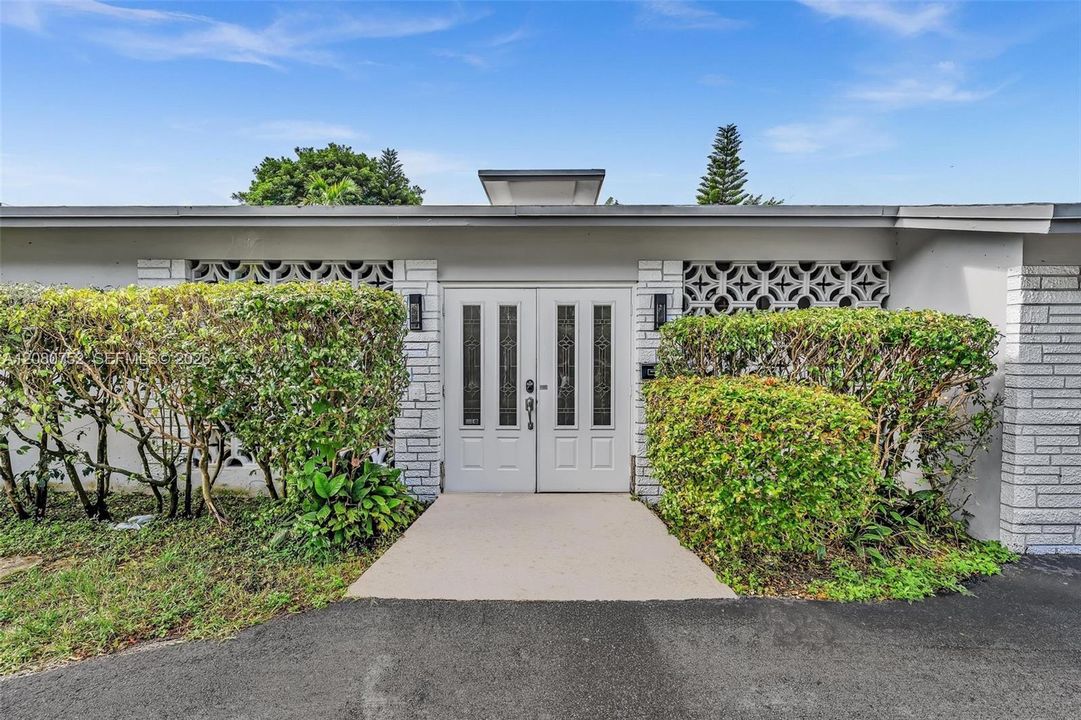 For Sale: $749,000 (4 beds, 2 baths, 1635 Square Feet)