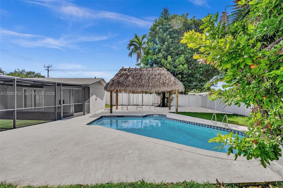 For Sale: $749,000 (4 beds, 2 baths, 1635 Square Feet)