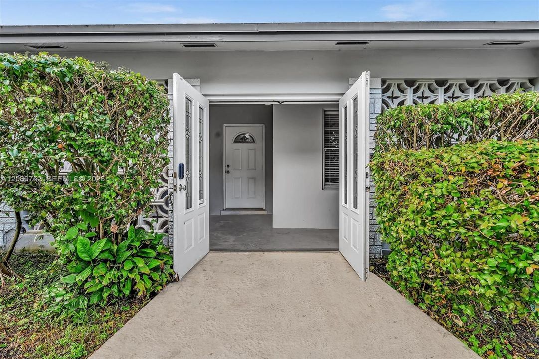 For Sale: $749,000 (4 beds, 2 baths, 1635 Square Feet)