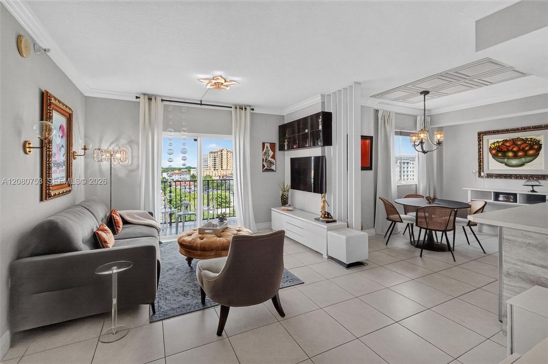 For Sale: $385,000 (1 beds, 1 baths, 831 Square Feet)