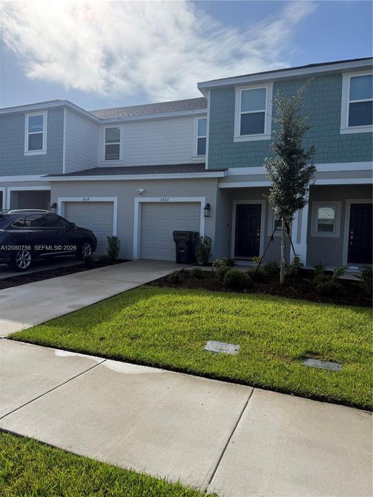 For Rent: $1,950 (3 beds, 2 baths, 1701 Square Feet)