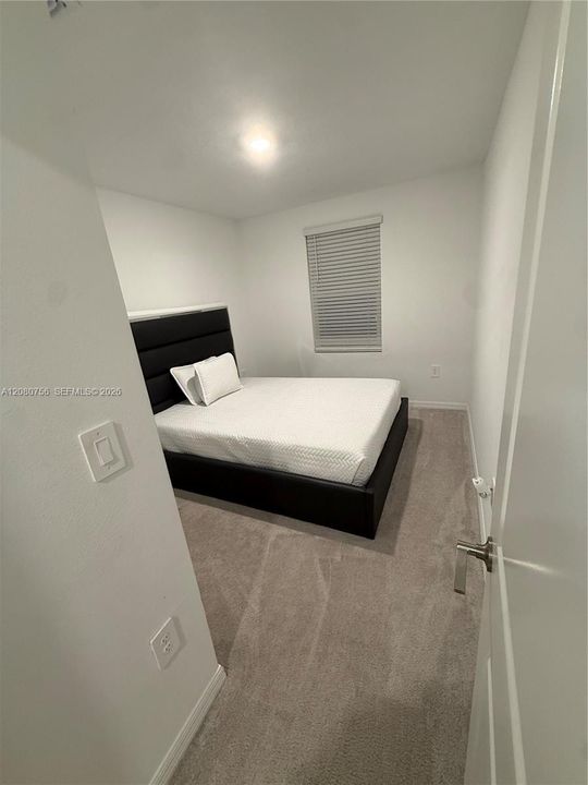 For Rent: $1,950 (3 beds, 2 baths, 1701 Square Feet)