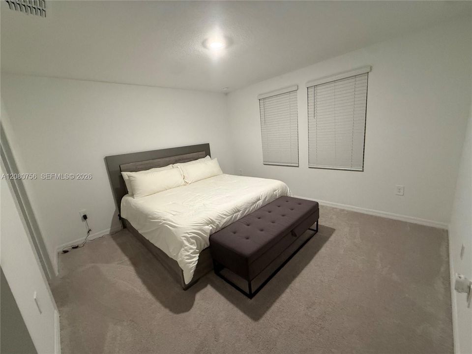 For Rent: $1,950 (3 beds, 2 baths, 1701 Square Feet)