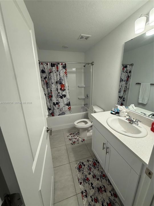 For Rent: $1,950 (3 beds, 2 baths, 1701 Square Feet)