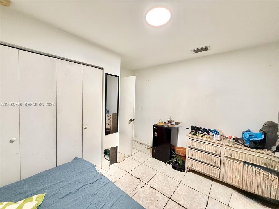 For Rent: $2,700 (4 beds, 3 baths, 3780 Square Feet)