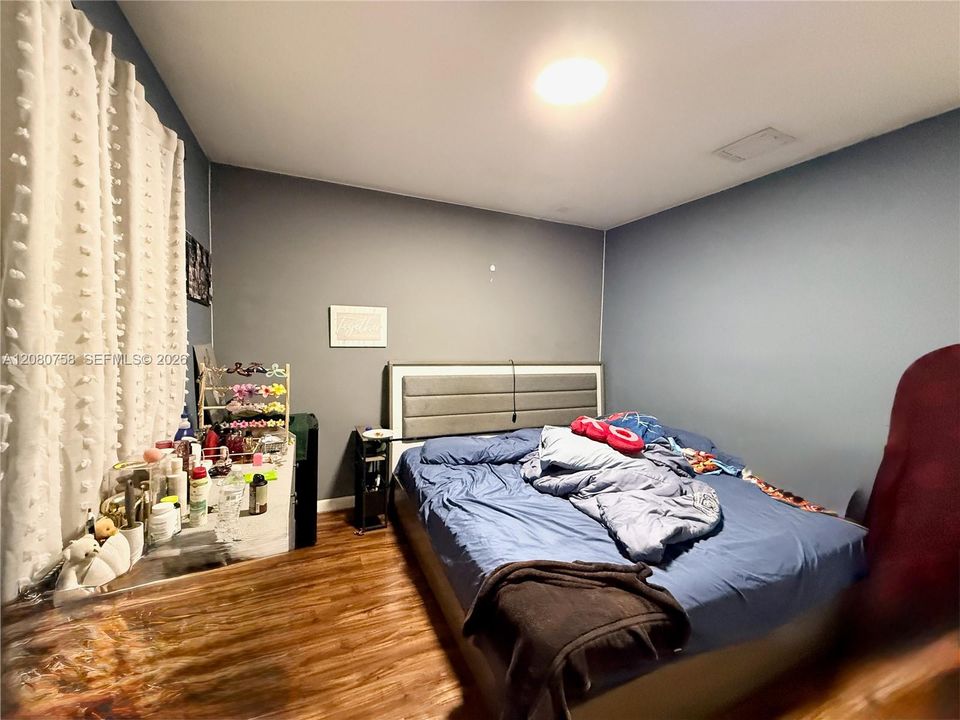 For Rent: $2,700 (4 beds, 3 baths, 3780 Square Feet)