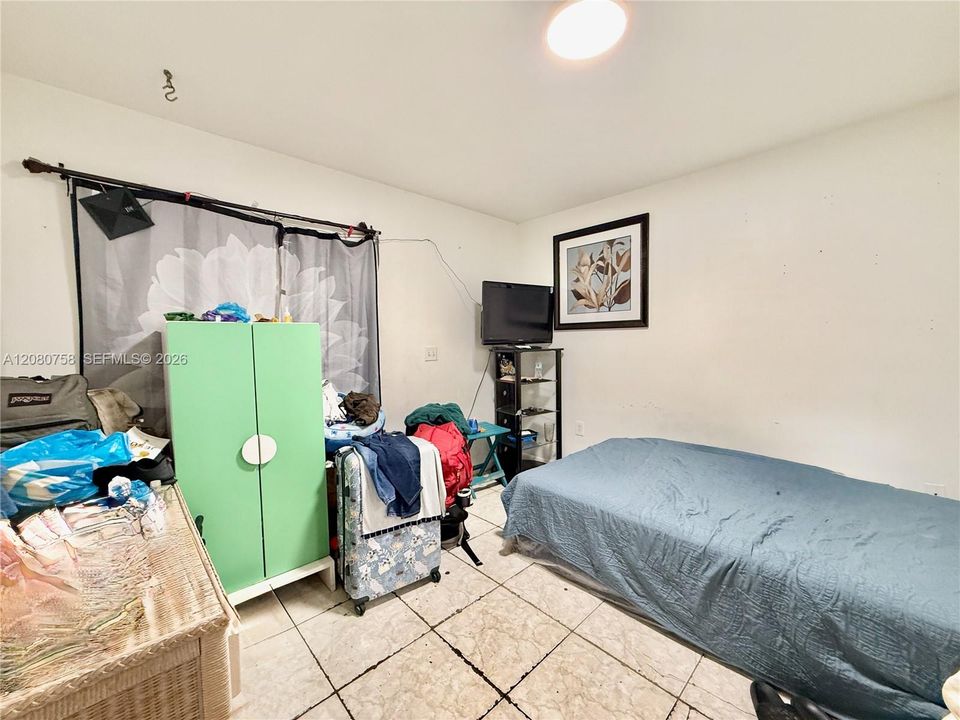 For Rent: $2,700 (4 beds, 3 baths, 3780 Square Feet)
