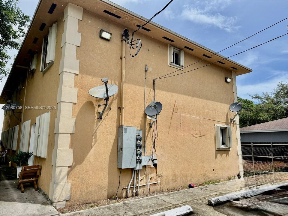 For Rent: $2,700 (4 beds, 3 baths, 3780 Square Feet)