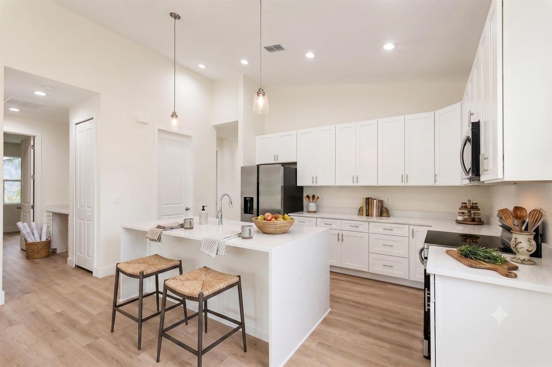 6 - Kitchen Staged