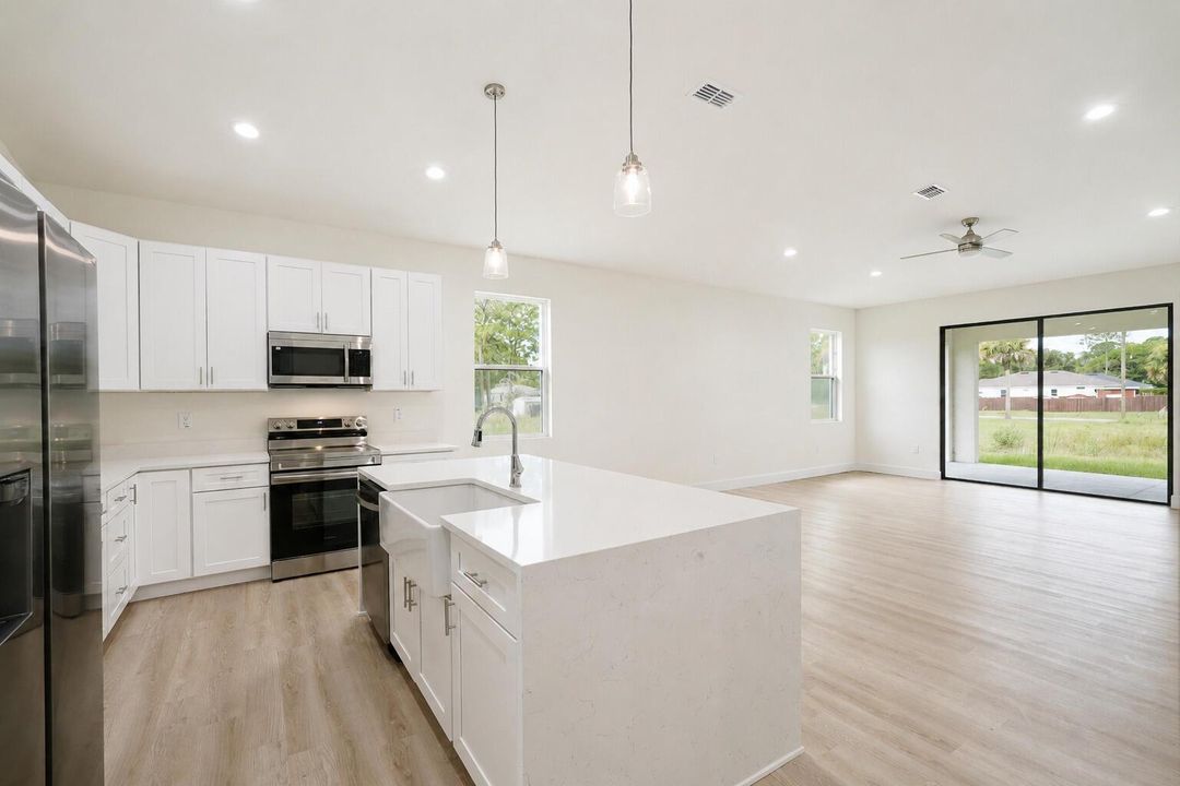 3 - Family Room Kitchen