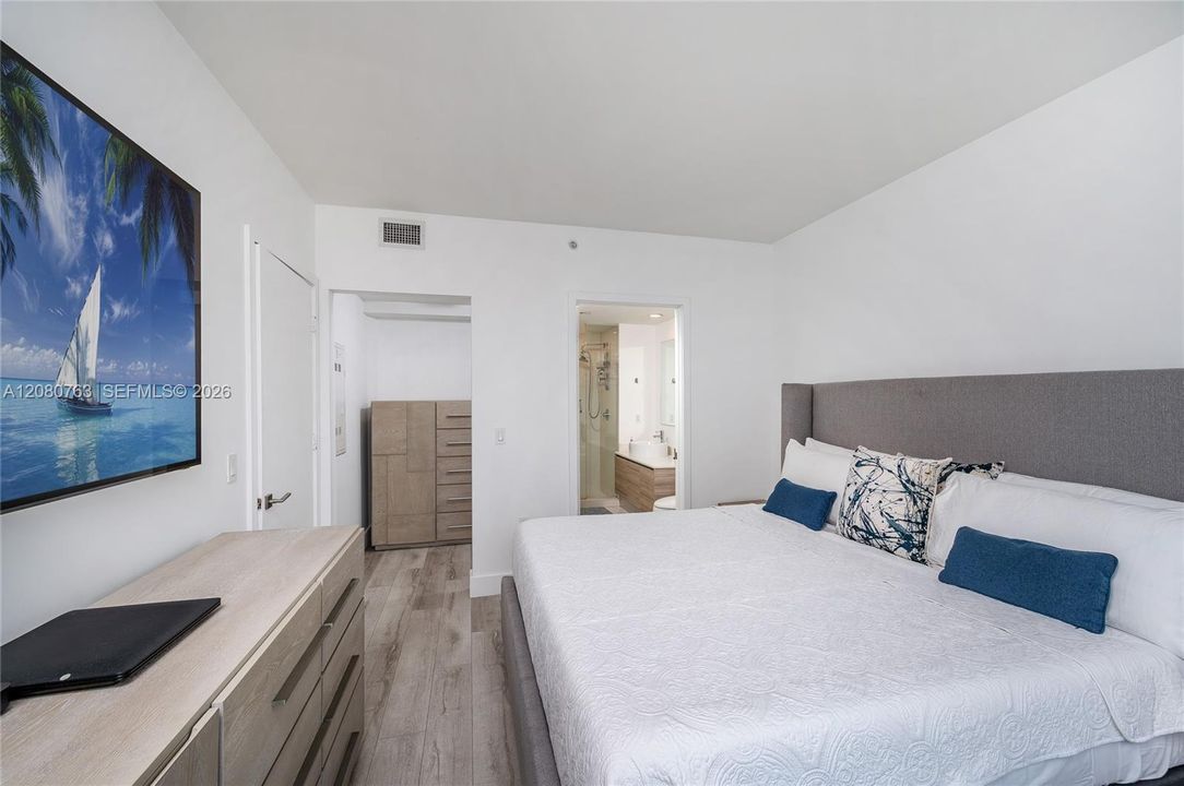 В аренду: $6,250 (2 спален, 2 ванн, 835 Квадратных фут)