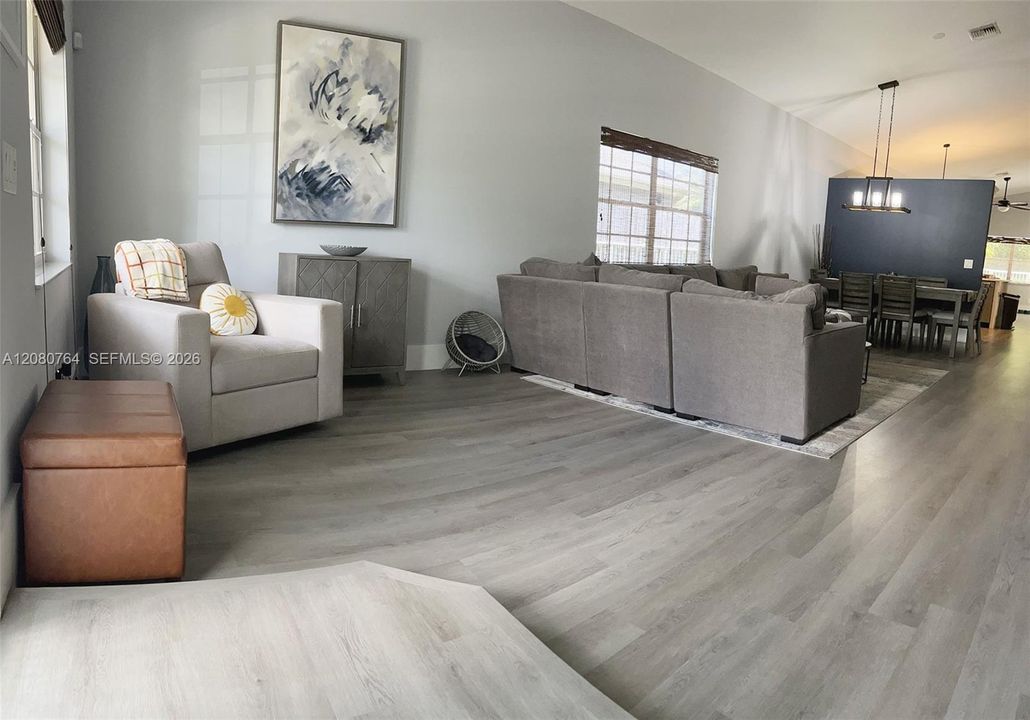 В аренду: $3,400 (3 спален, 2 ванн, 1769 Квадратных фут)