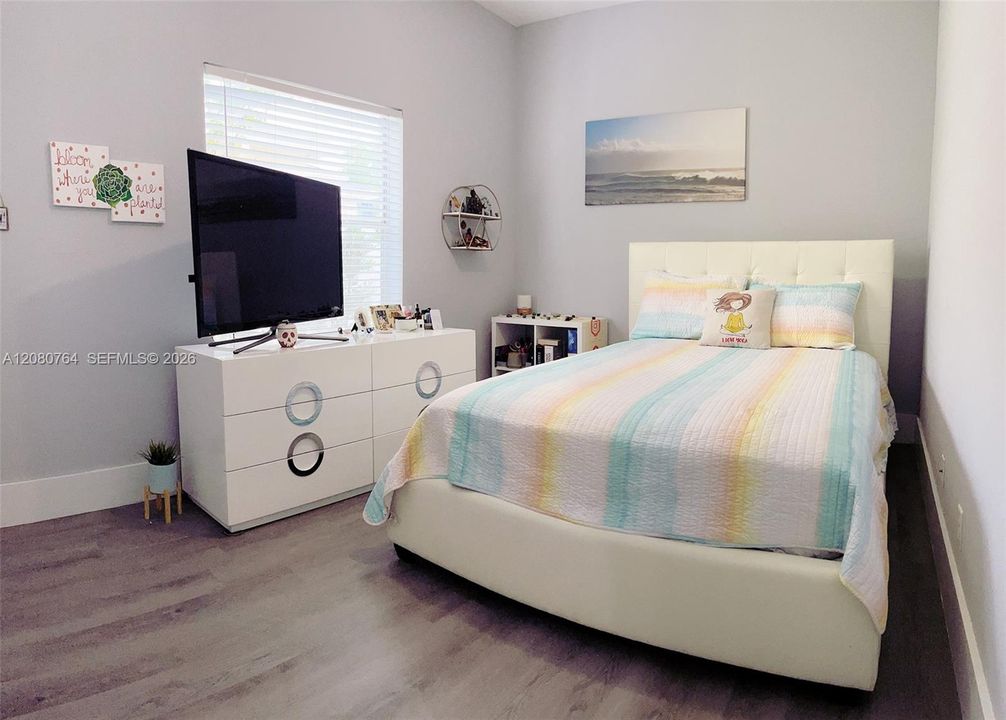 В аренду: $3,400 (3 спален, 2 ванн, 1769 Квадратных фут)