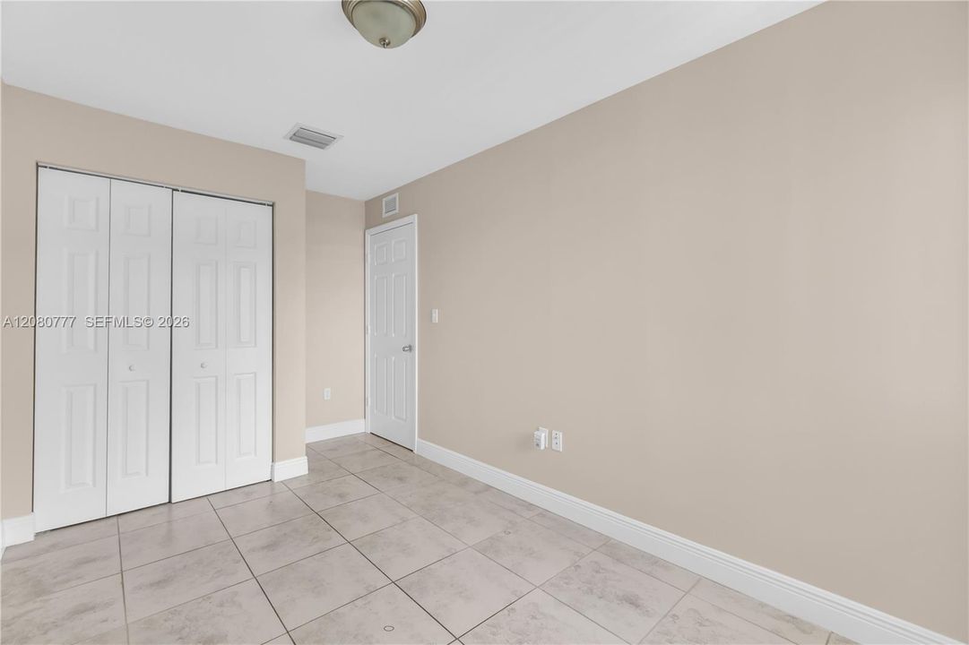 For Rent: $2,600 (3 beds, 1 baths, 1032 Square Feet)