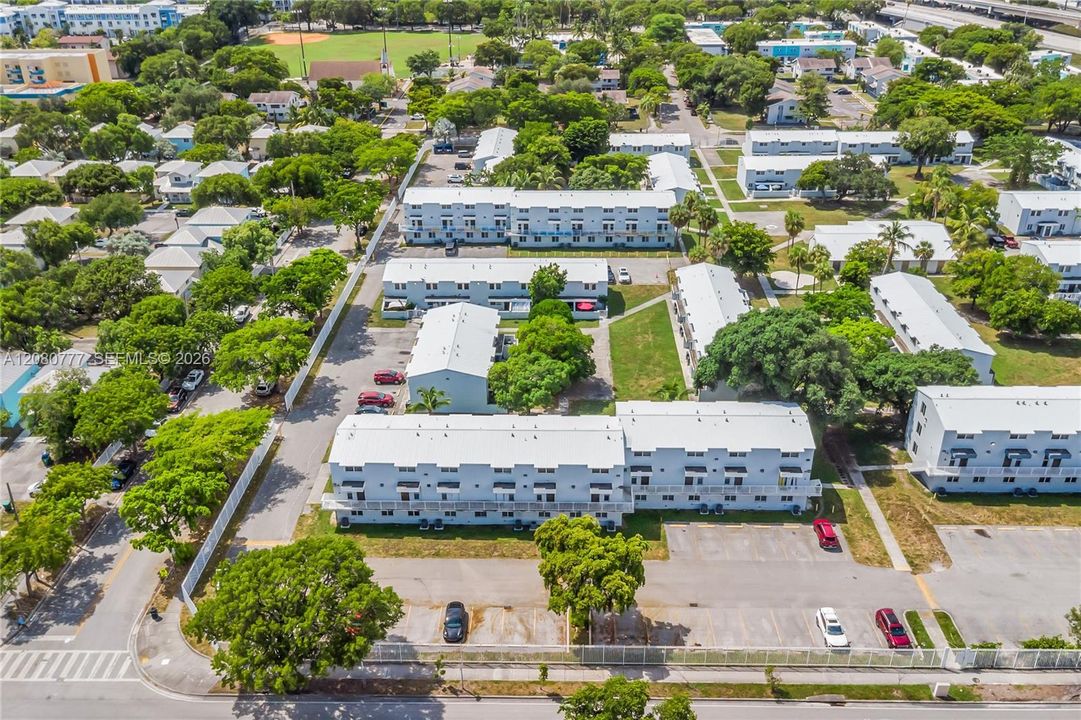 For Rent: $2,600 (3 beds, 1 baths, 1032 Square Feet)