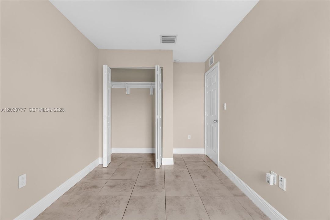 For Rent: $2,600 (3 beds, 1 baths, 1032 Square Feet)
