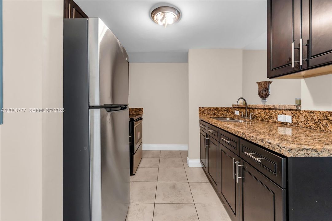 For Rent: $2,600 (3 beds, 1 baths, 1032 Square Feet)