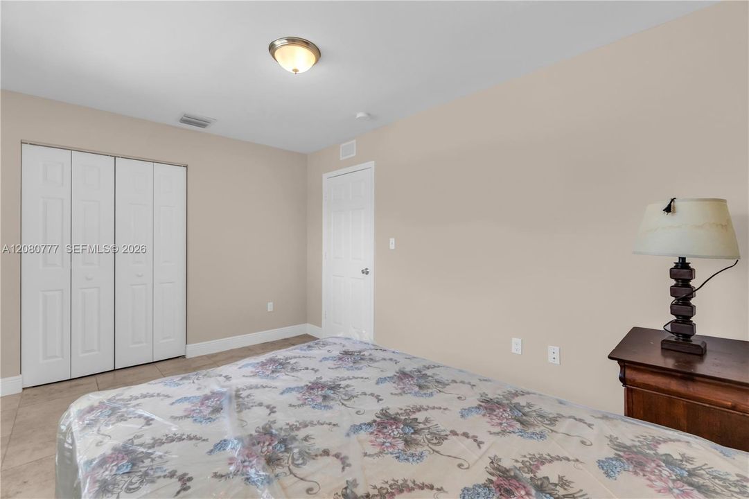 For Rent: $2,600 (3 beds, 1 baths, 1032 Square Feet)