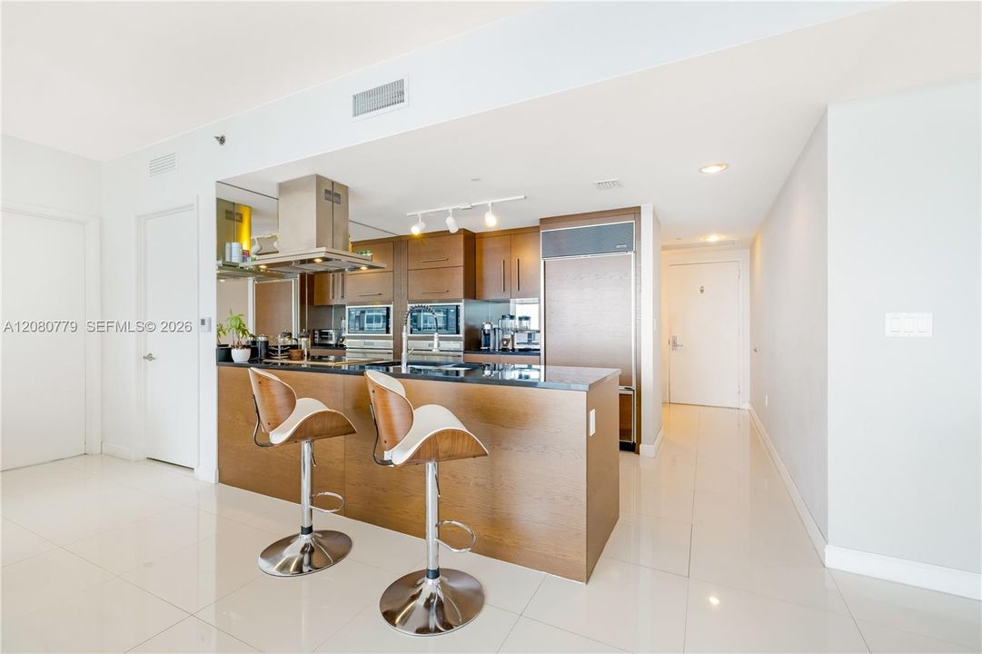 For Sale: $1,460,000 (2 beds, 2 baths, 1500 Square Feet)