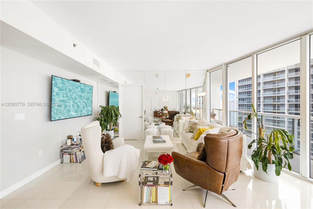 For Sale: $1,460,000 (2 beds, 2 baths, 1500 Square Feet)
