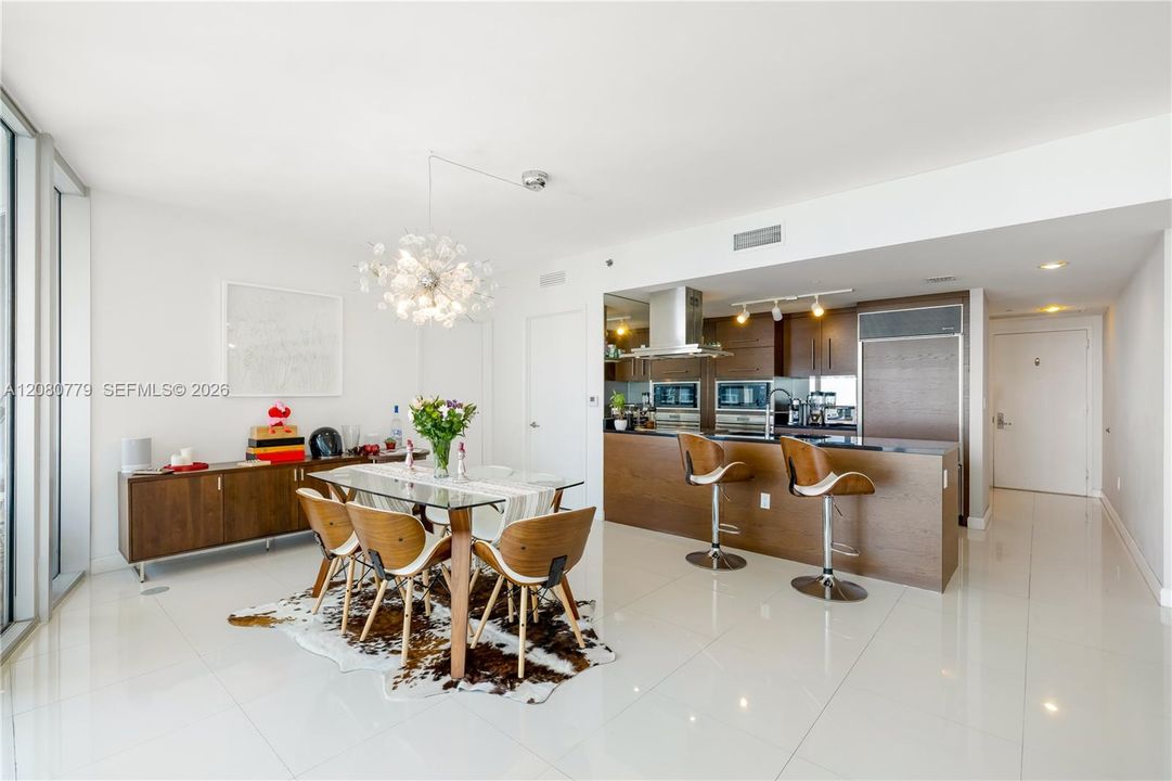For Sale: $1,460,000 (2 beds, 2 baths, 1500 Square Feet)
