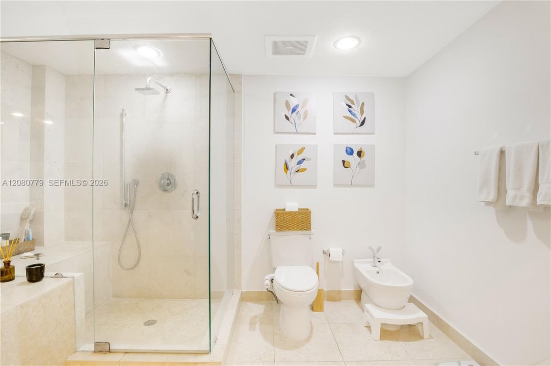 For Sale: $1,460,000 (2 beds, 2 baths, 1500 Square Feet)