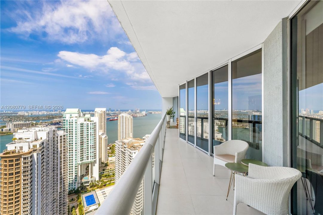 For Sale: $1,460,000 (2 beds, 2 baths, 1500 Square Feet)