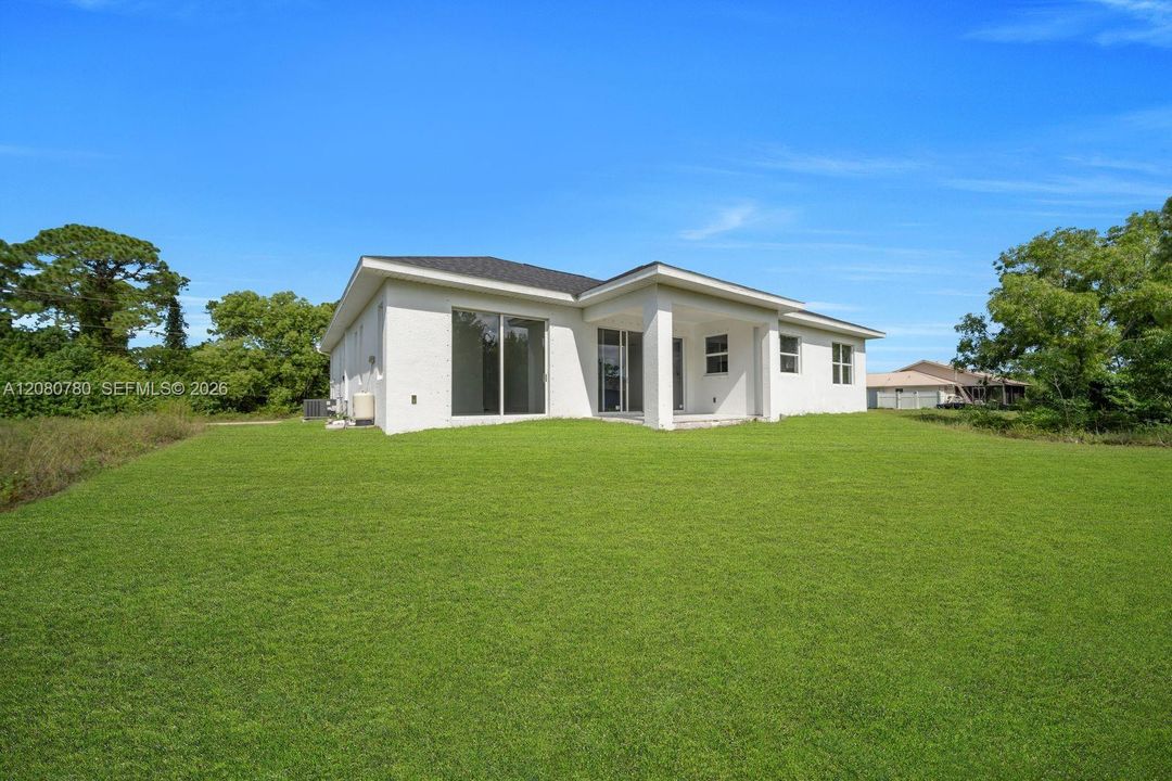 For Sale: $299,900 (3 beds, 2 baths, 1553 Square Feet)