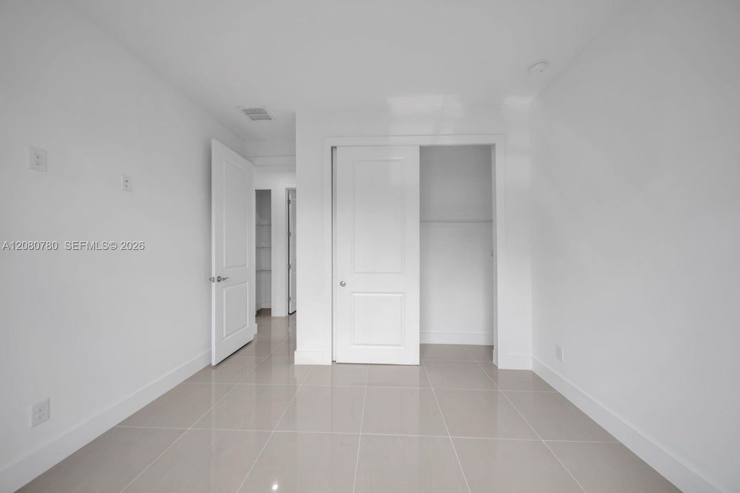 For Sale: $299,900 (3 beds, 2 baths, 1553 Square Feet)