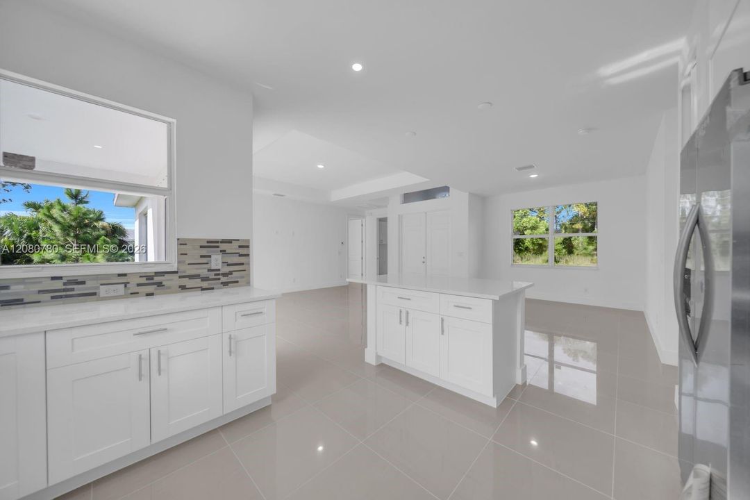 For Sale: $299,900 (3 beds, 2 baths, 1553 Square Feet)