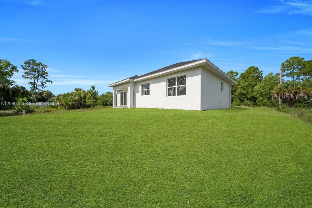 For Sale: $299,900 (3 beds, 2 baths, 1553 Square Feet)