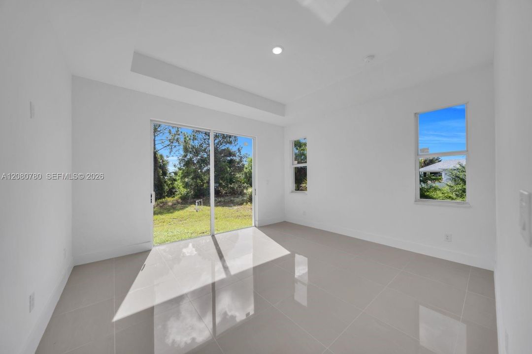 For Sale: $299,900 (3 beds, 2 baths, 1553 Square Feet)