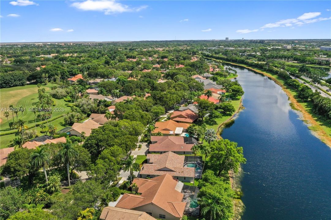 На продажу: $975,000 (4 спален, 2 ванн, 2247 Квадратных фут)