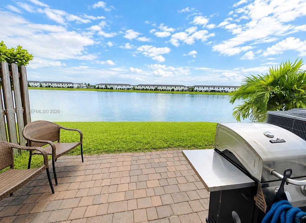 For Sale: $475,000 (3 beds, 2 baths, 1832 Square Feet)