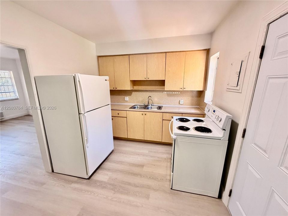 For Rent: $2,500 (2 beds, 1 baths, 1646 Square Feet)